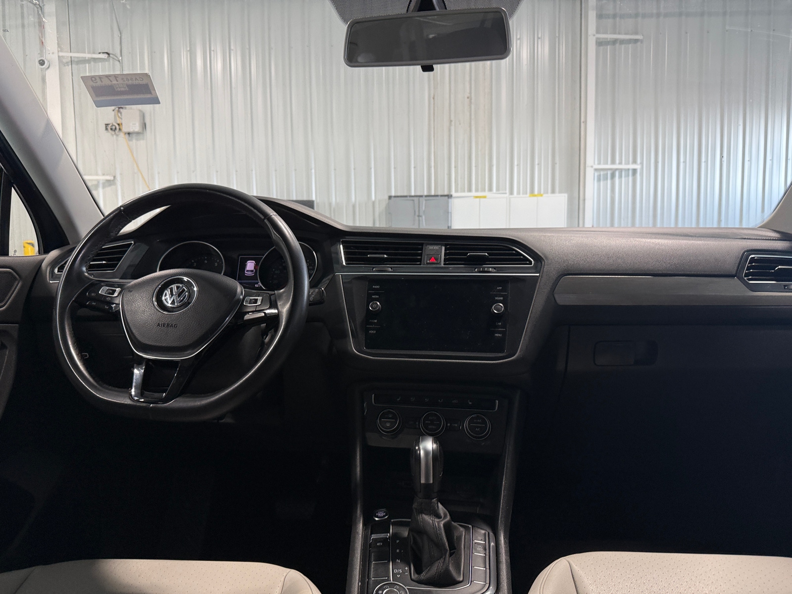 Thumbnail: 2020 Volkswagen Tiguan - 2