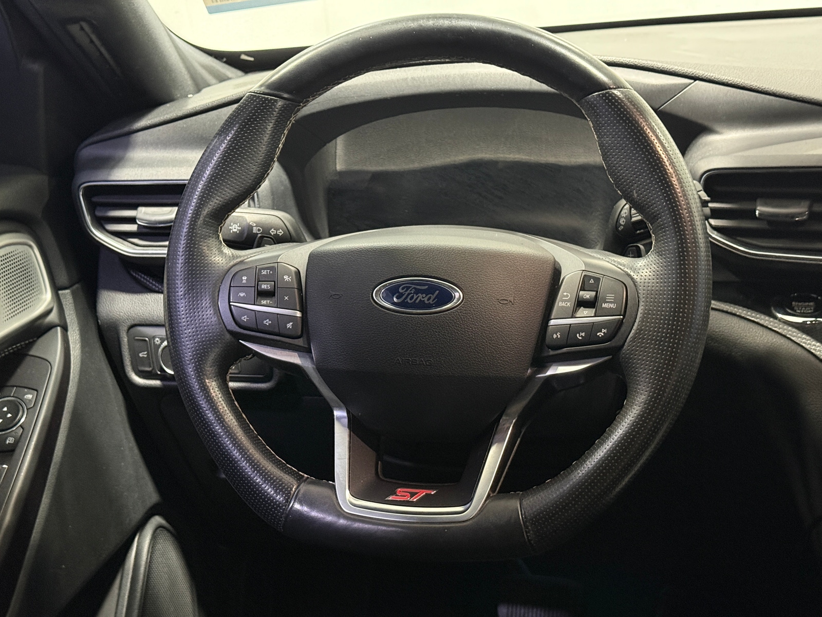 Thumbnail: 2020 Ford Explorer - 4