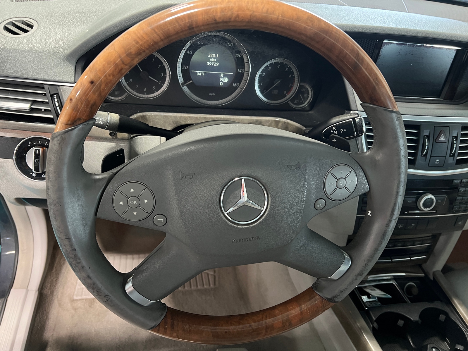 Thumbnail: 2010 Mercedes-Benz E-Class - 4