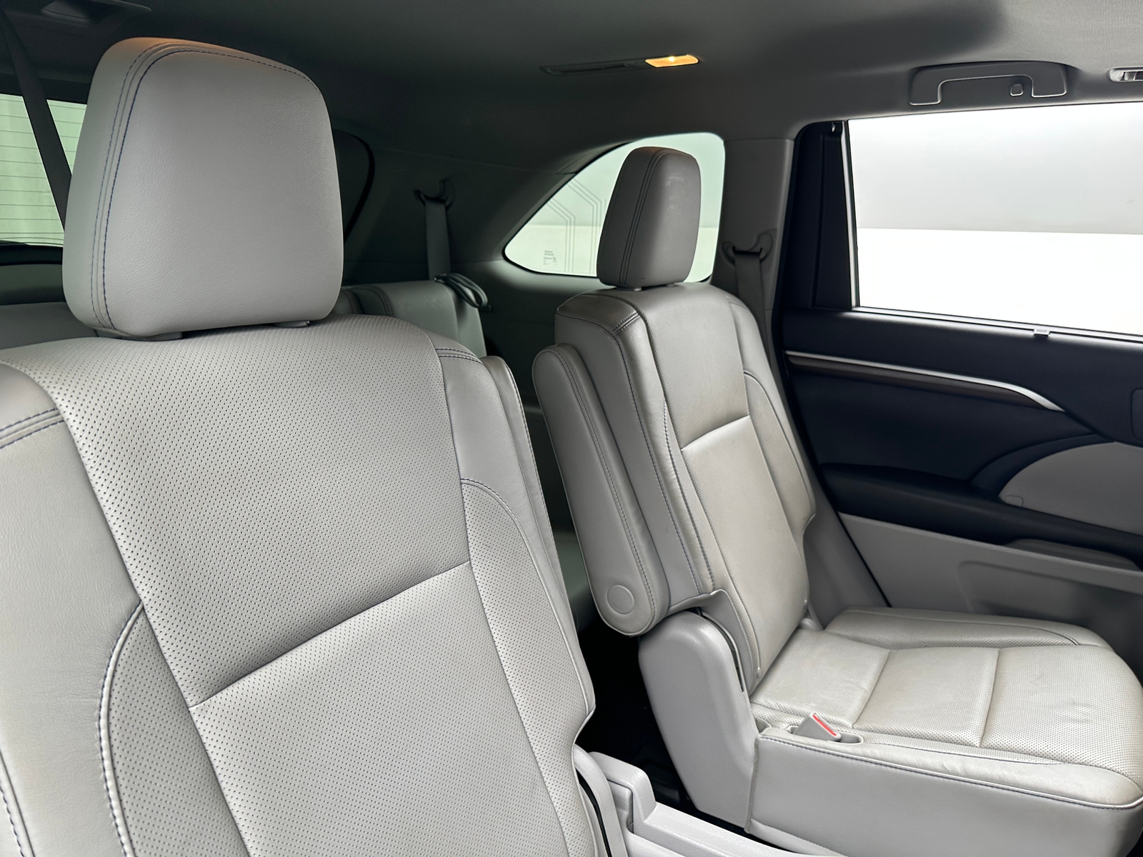 Thumbnail: 2015 Toyota Highlander - 5