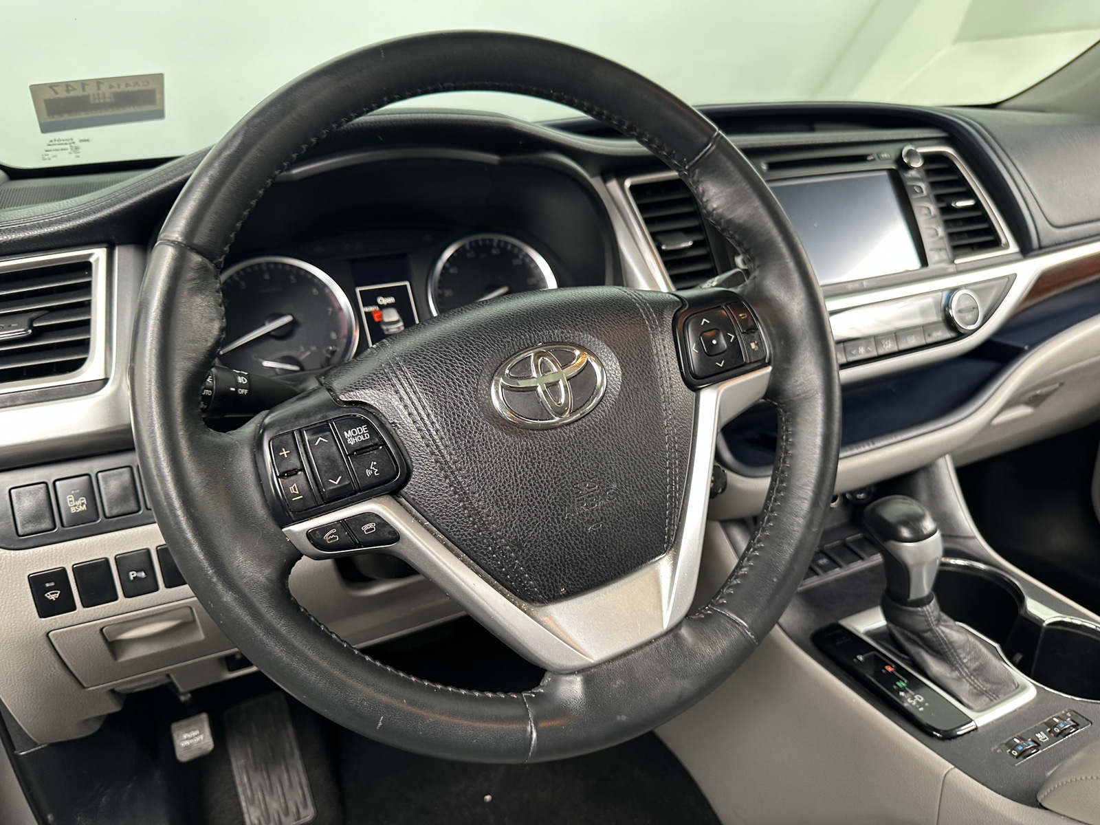 Thumbnail: 2015 Toyota Highlander - 4