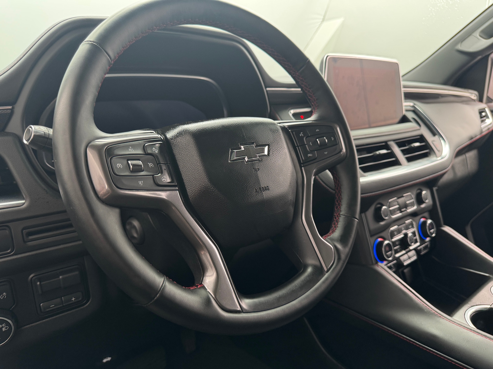 Thumbnail: 2023 Chevrolet Suburban - 4