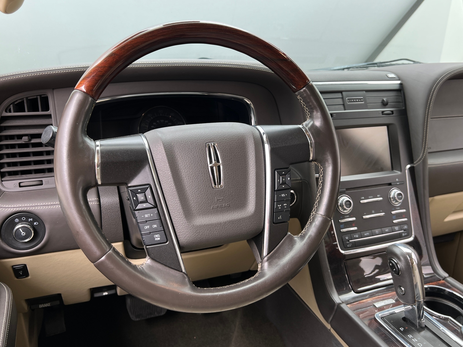 Thumbnail: 2015 Lincoln Navigator - 4