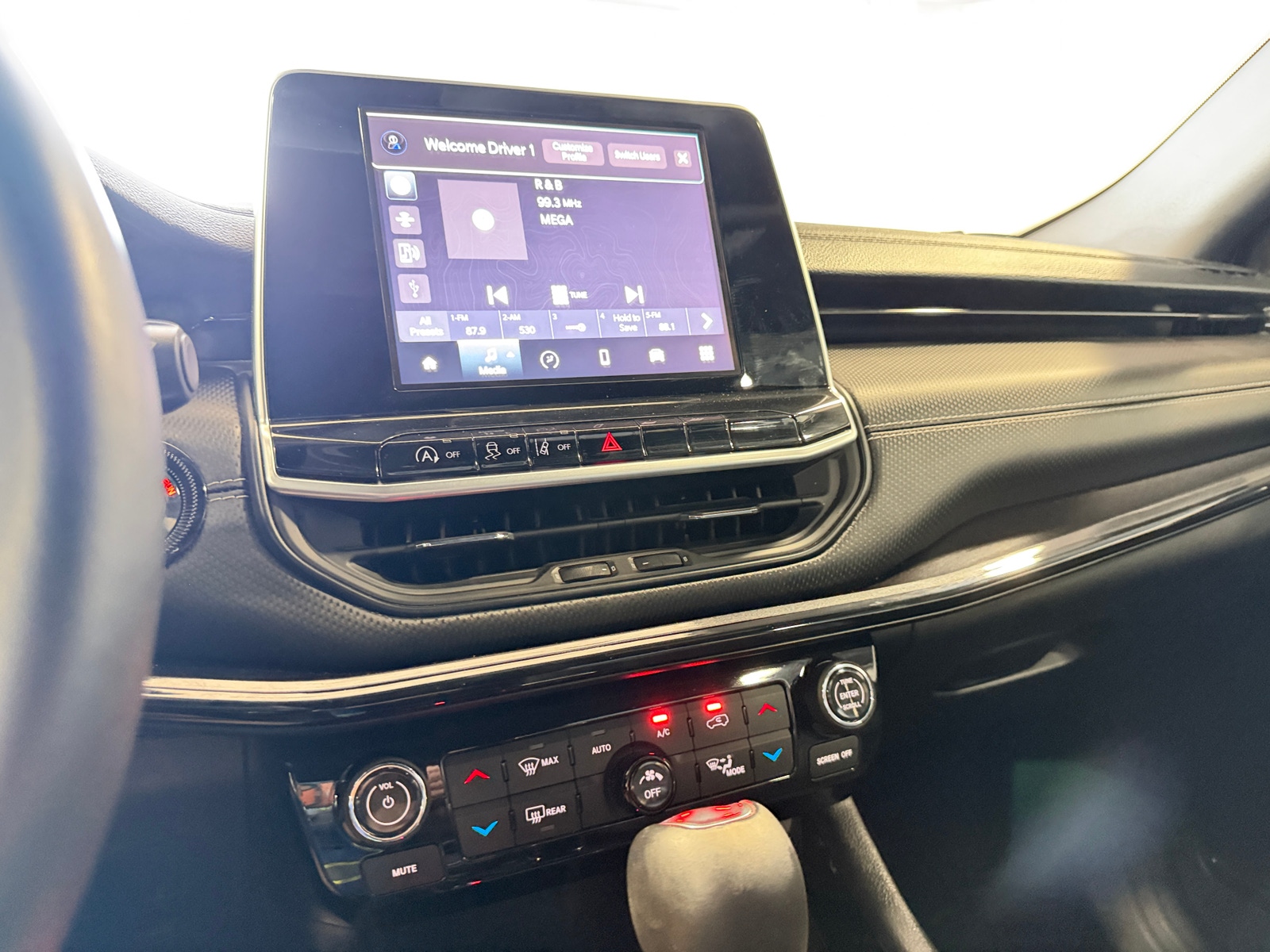 Thumbnail: 2022 Jeep Compass - 3