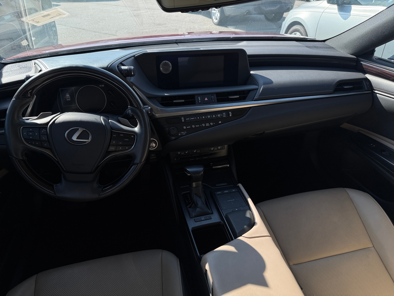Thumbnail: 2020 Lexus ES - 2