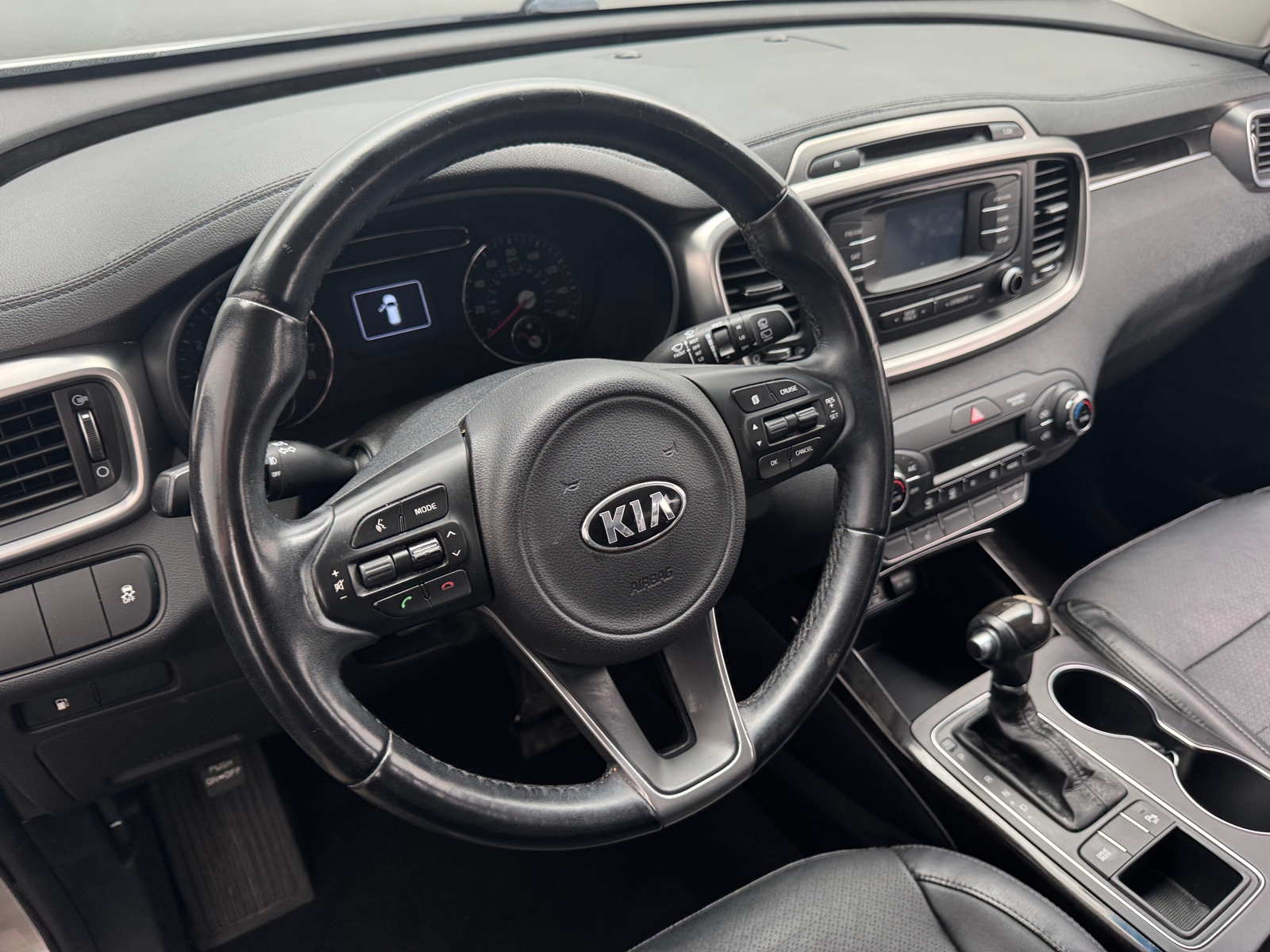 Thumbnail: 2016 Kia Sorento - 4