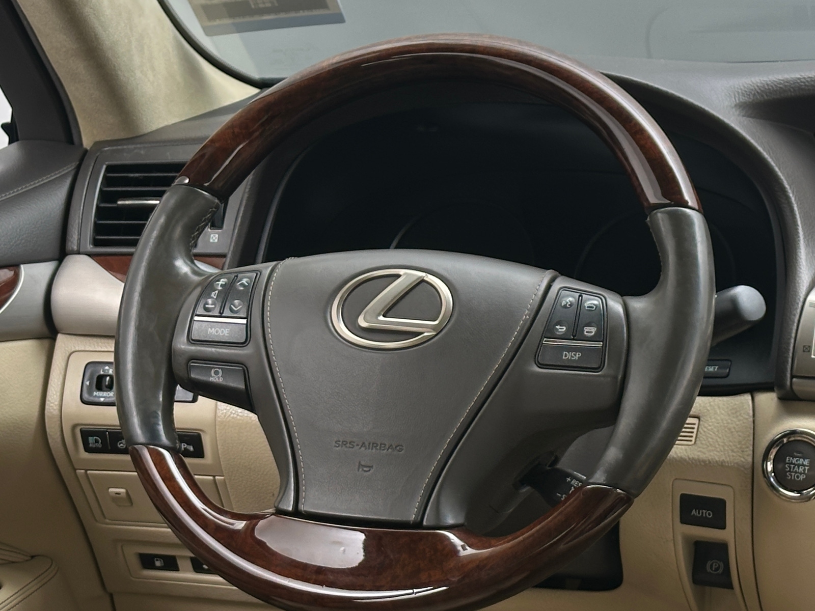 Thumbnail: 2014 Lexus LS - 4
