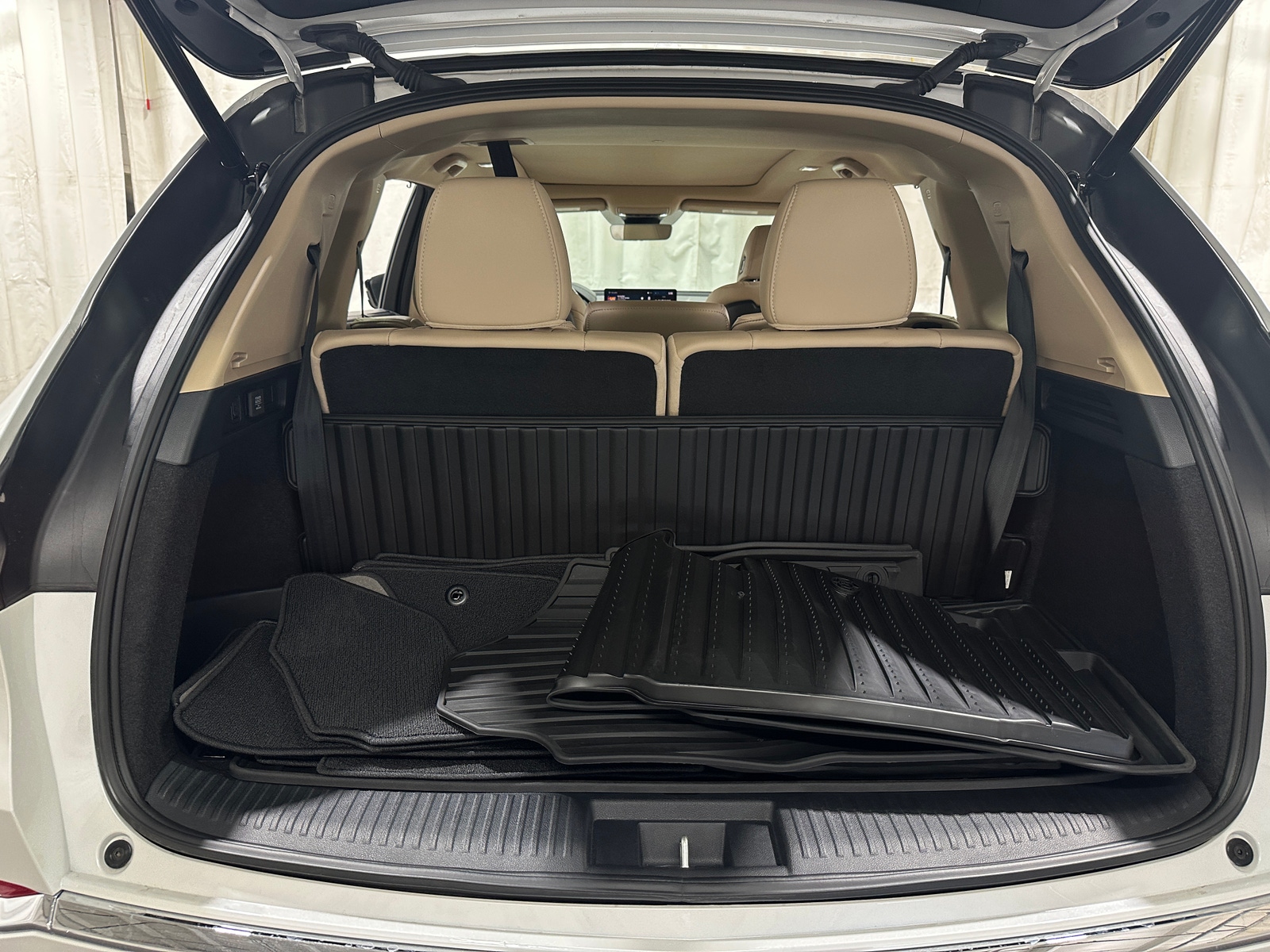 Thumbnail: 2024 Acura MDX - 6