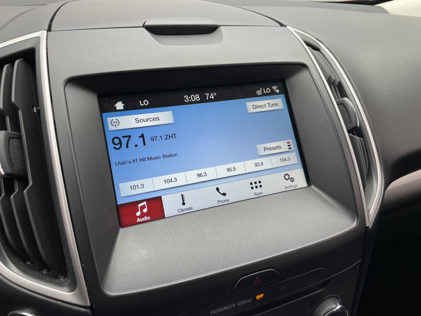 Thumbnail: 2017 Ford Edge - 3