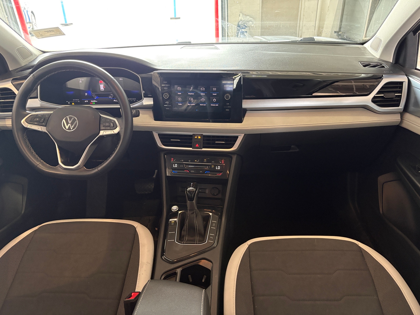 Thumbnail: 2025 Volkswagen Taos - 3