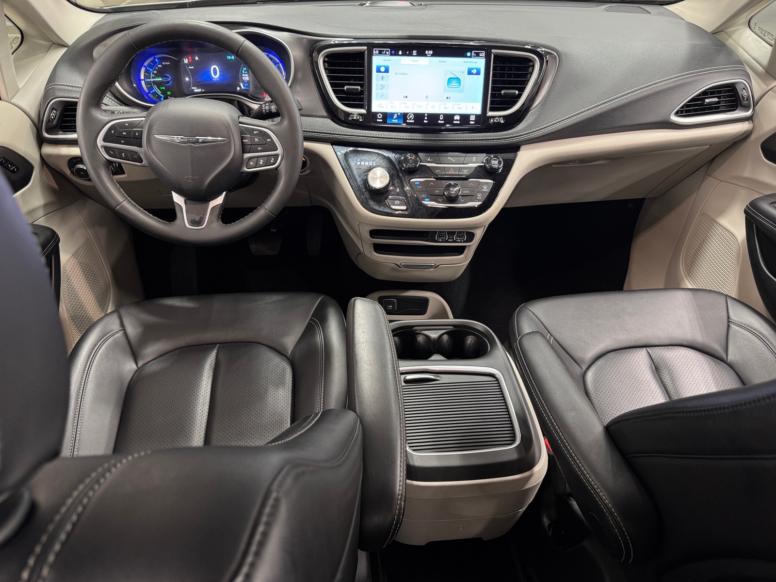 Thumbnail: 2024 Chrysler Pacifica - 2