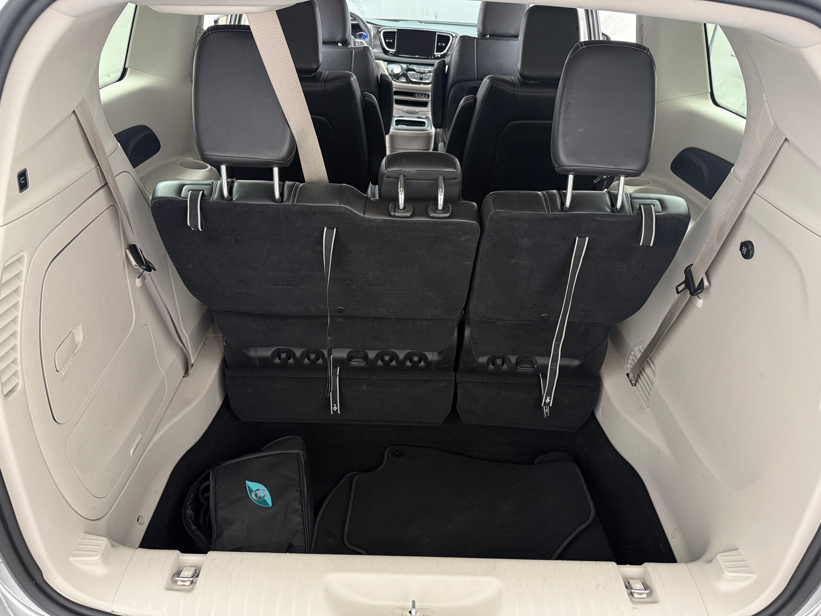 Thumbnail: 2024 Chrysler Pacifica - 6