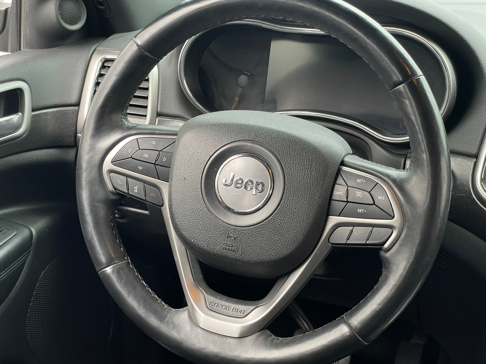 Thumbnail: 2018 Jeep Grand Cherokee - 5
