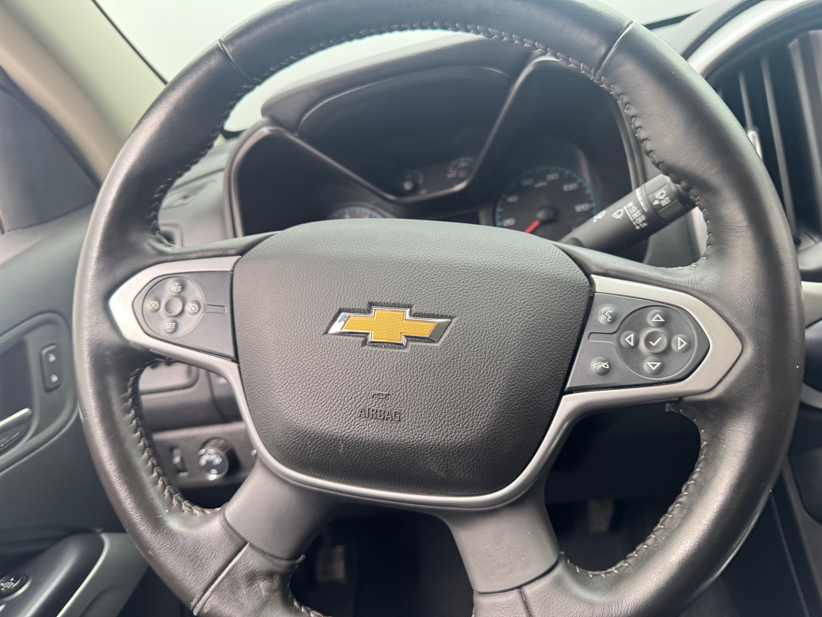 Thumbnail: 2022 Chevrolet Colorado - 5