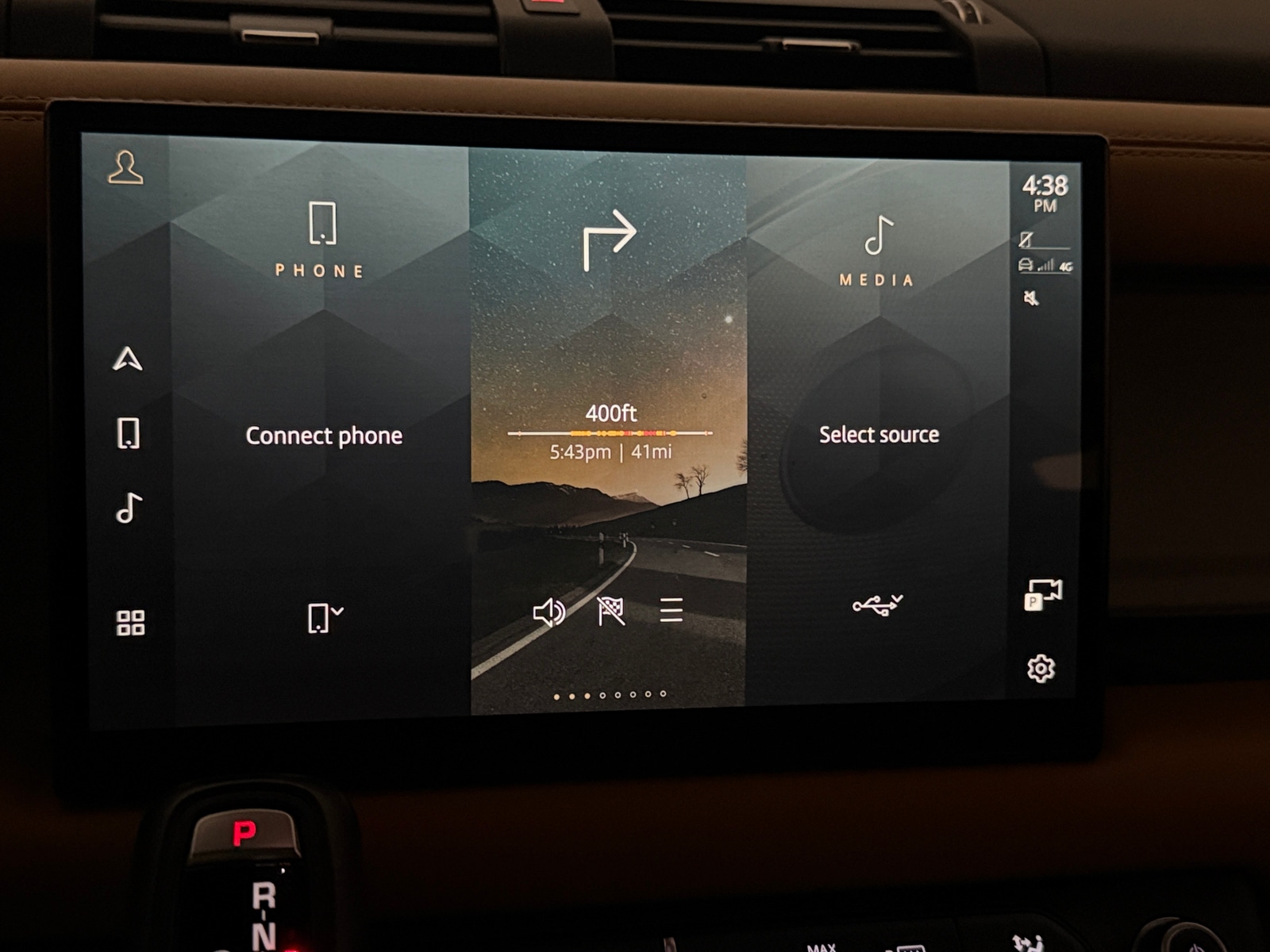 Thumbnail: 2023 Land Rover Defender - 3