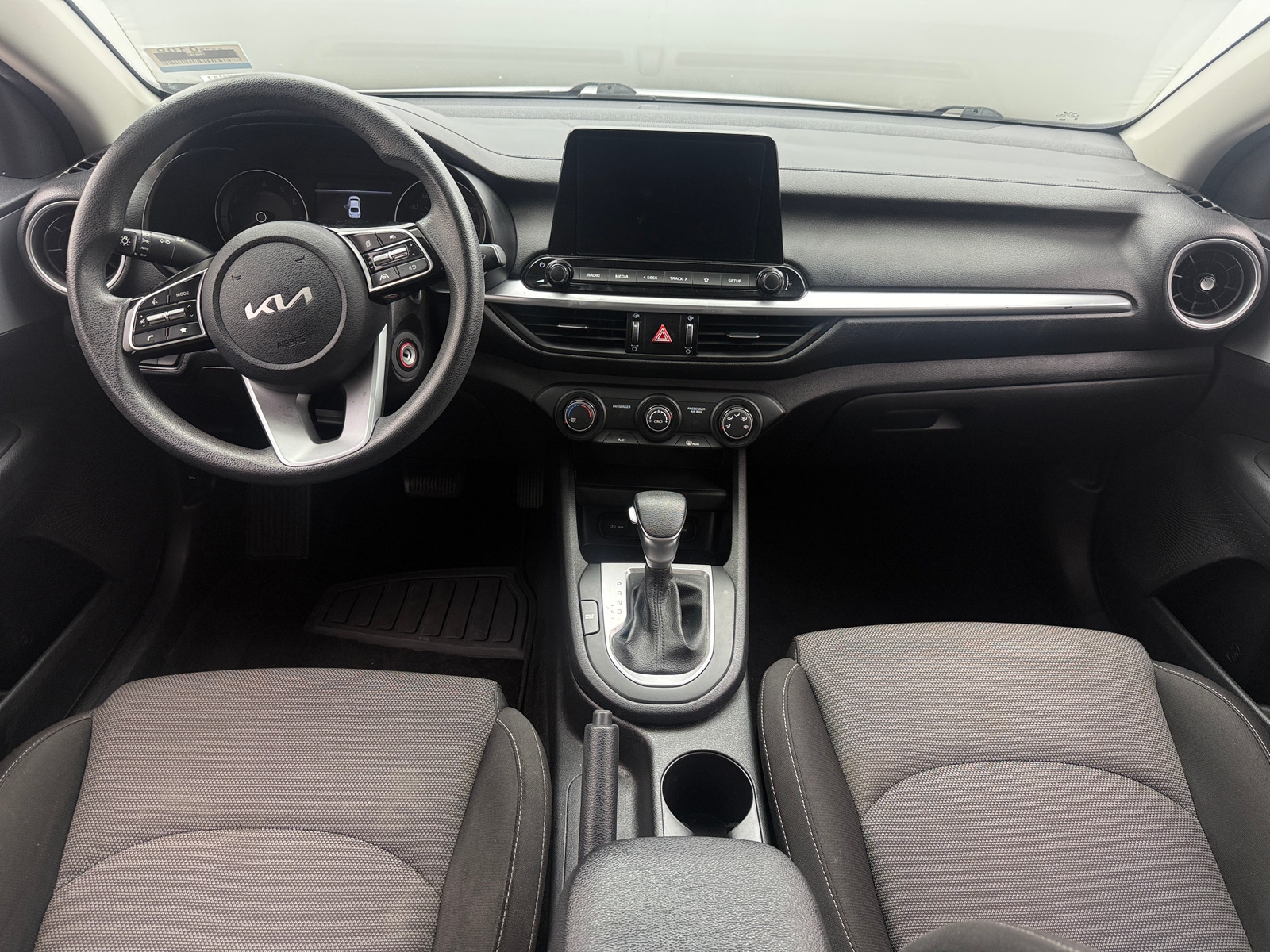 Thumbnail: 2022 Kia Forte - 3