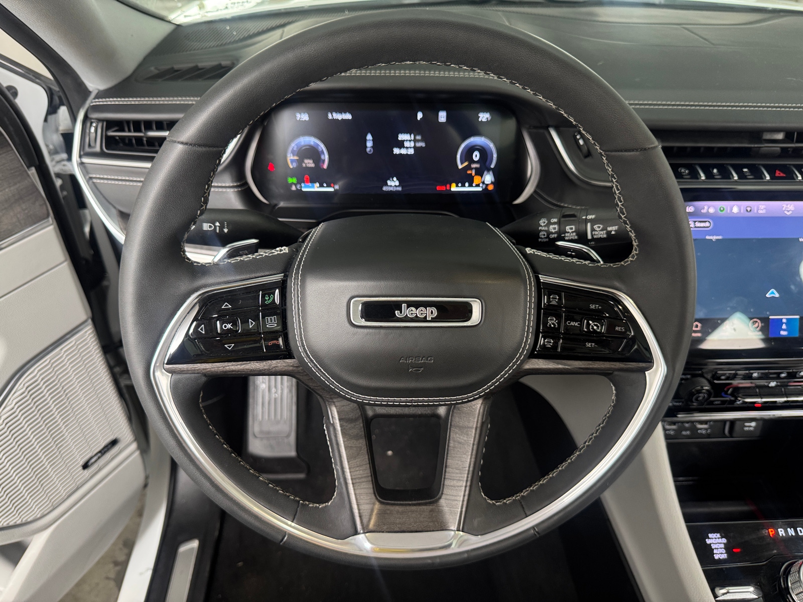 Thumbnail: 2023 Jeep Grand Cherokee L - 4