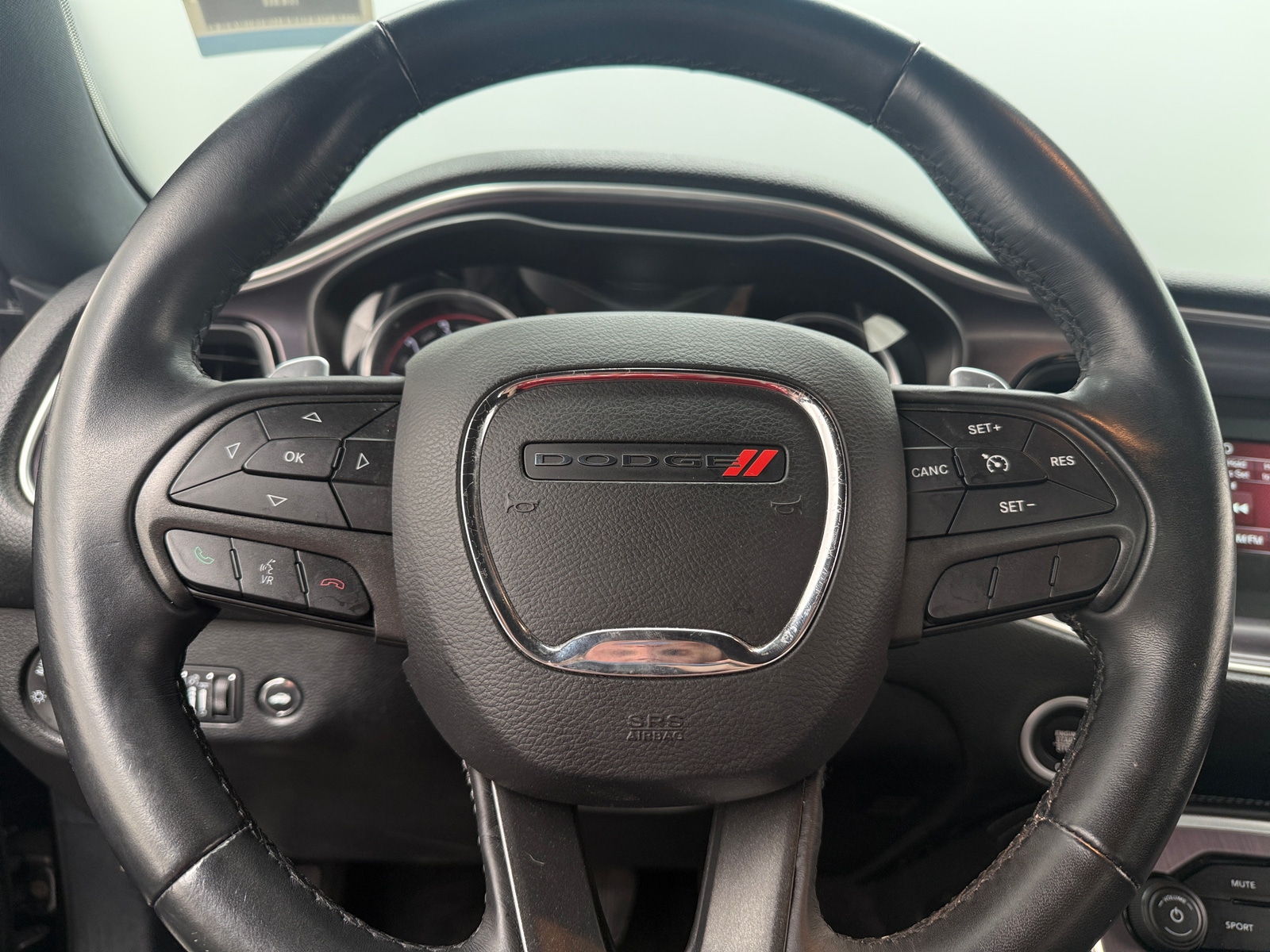 Thumbnail: 2017 Dodge Challenger - 4