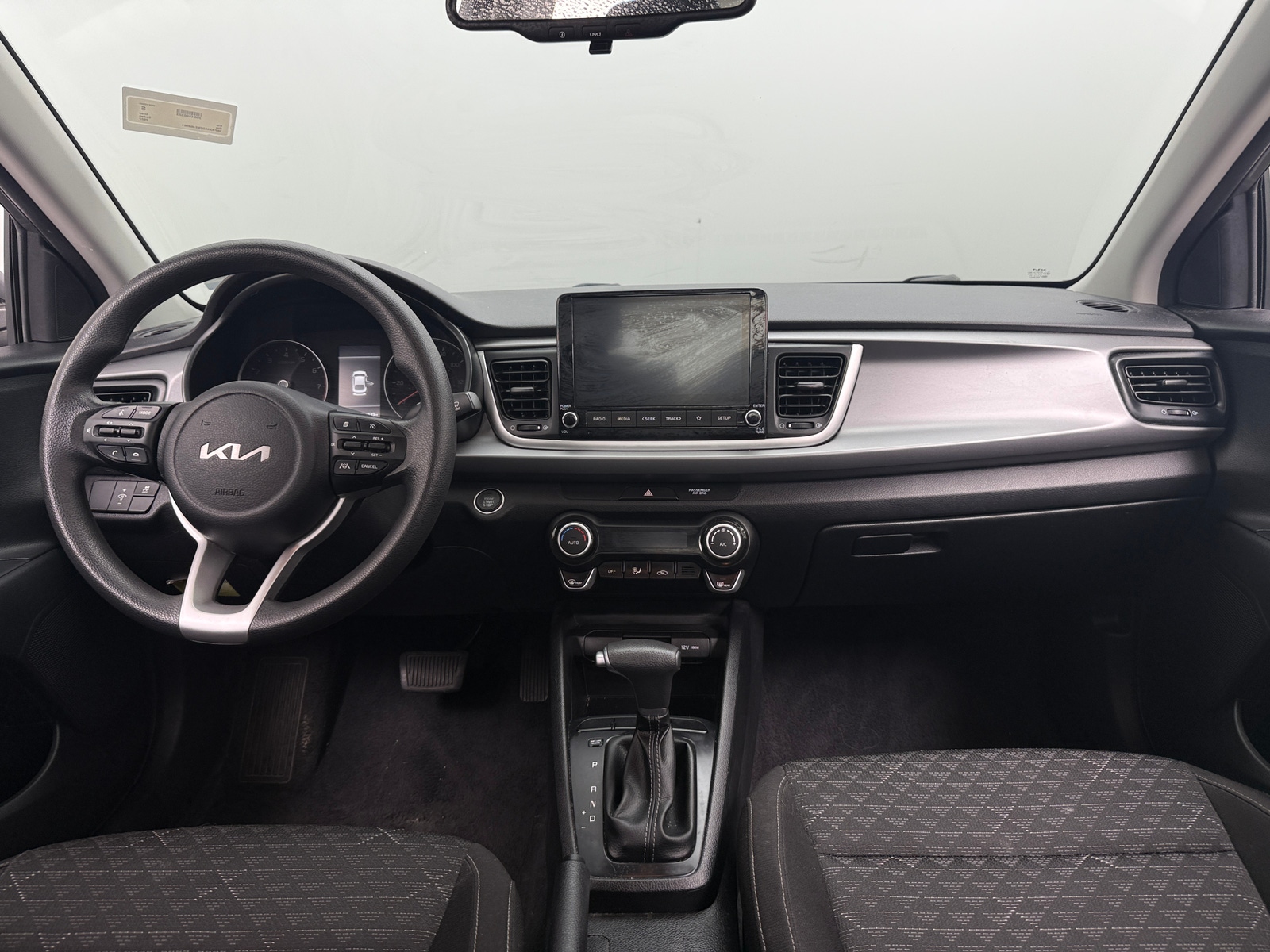 Thumbnail: 2022 Kia Rio - 3