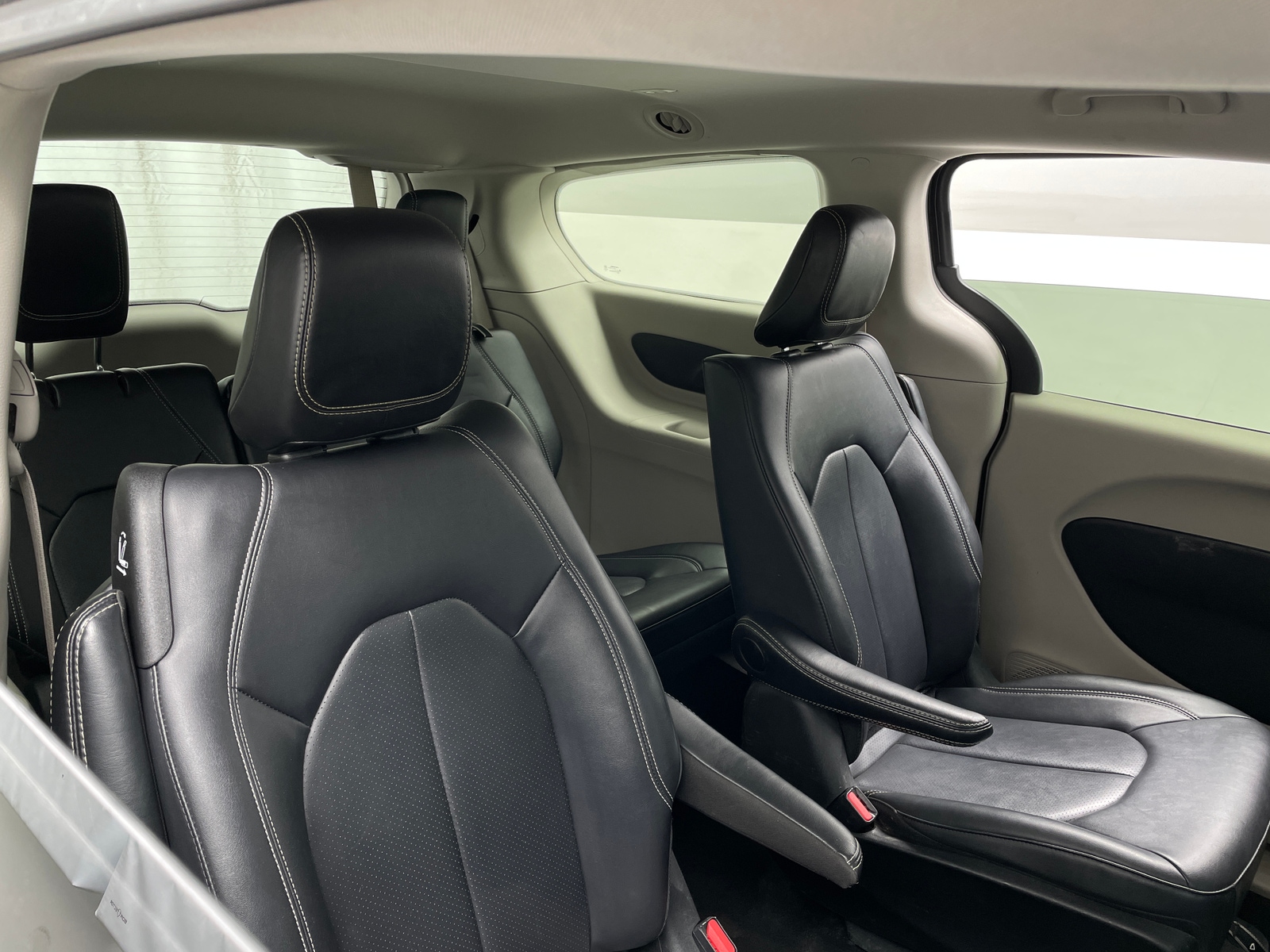 Thumbnail: 2024 Chrysler Pacifica - 6