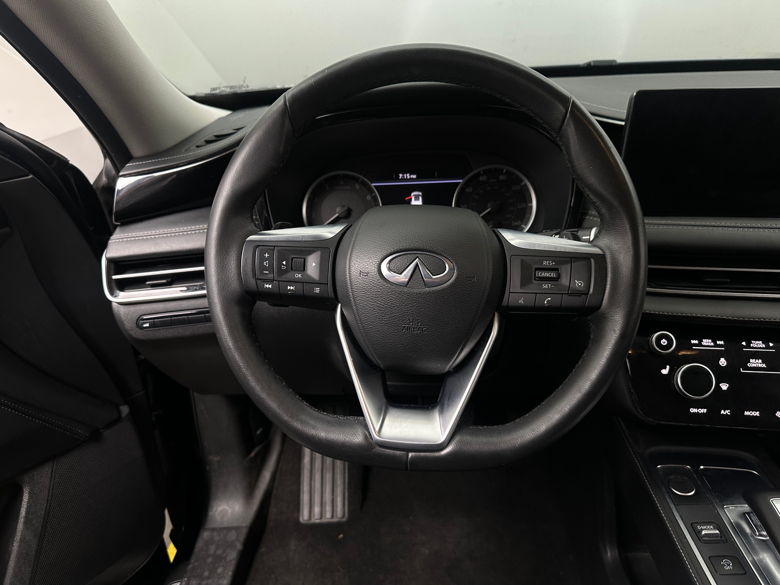 Thumbnail: 2023 INFINITI QX60 - 4