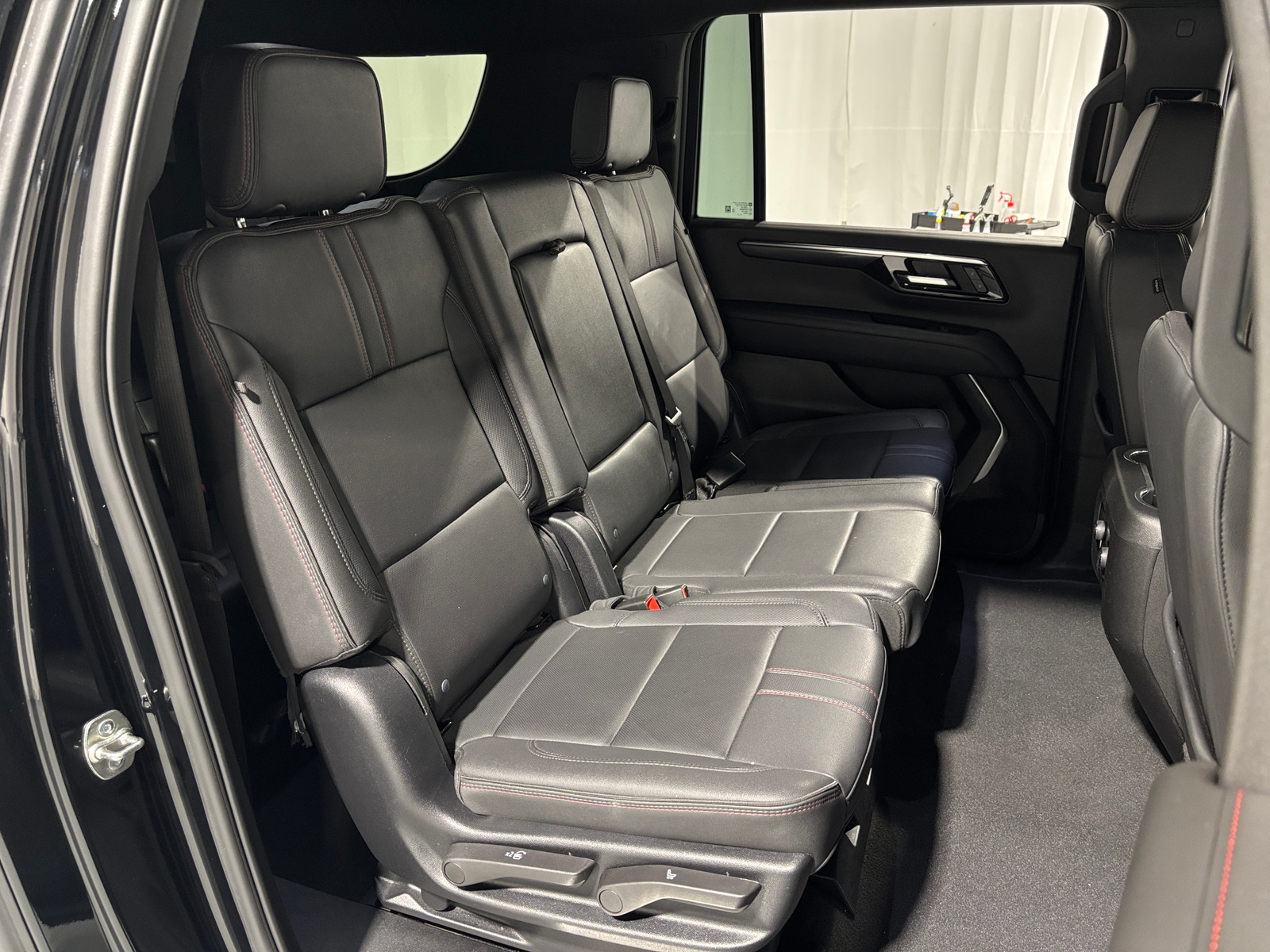 Thumbnail: 2025 Chevrolet Suburban - 5