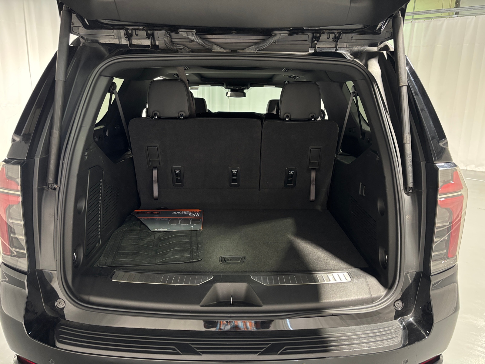 Thumbnail: 2025 Chevrolet Suburban - 6