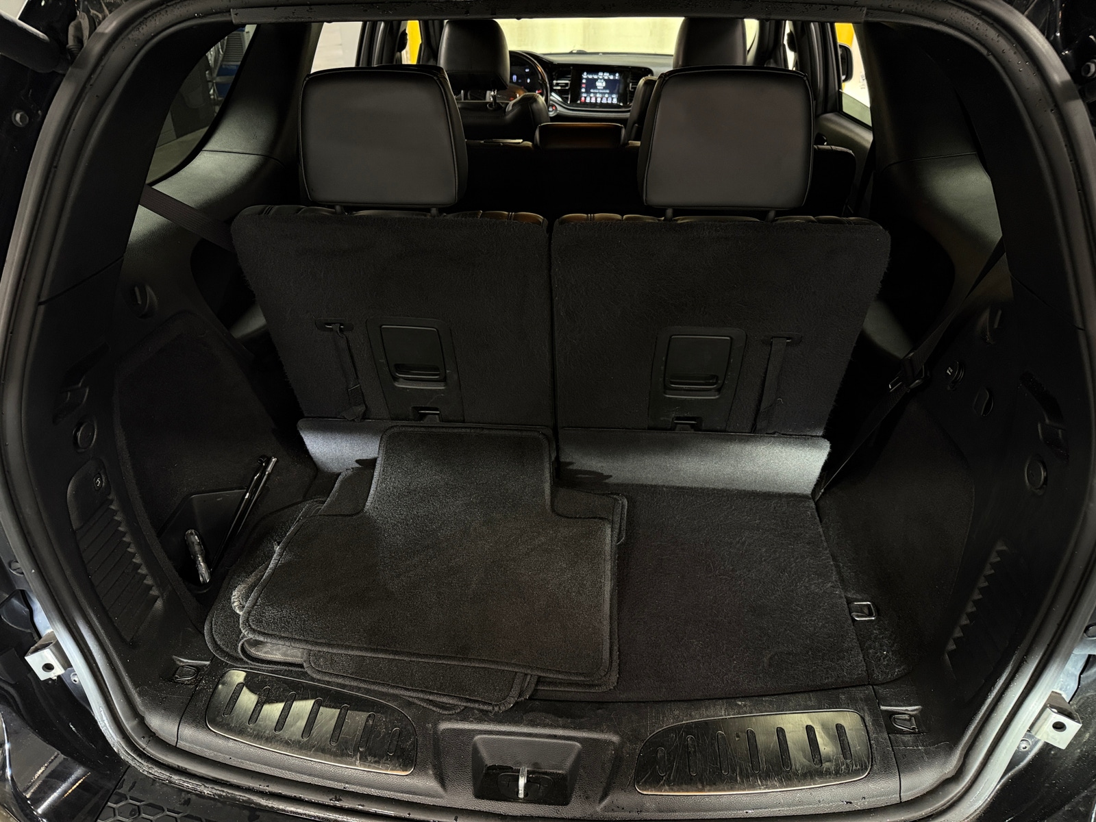 Thumbnail: 2022 Dodge Durango - 6