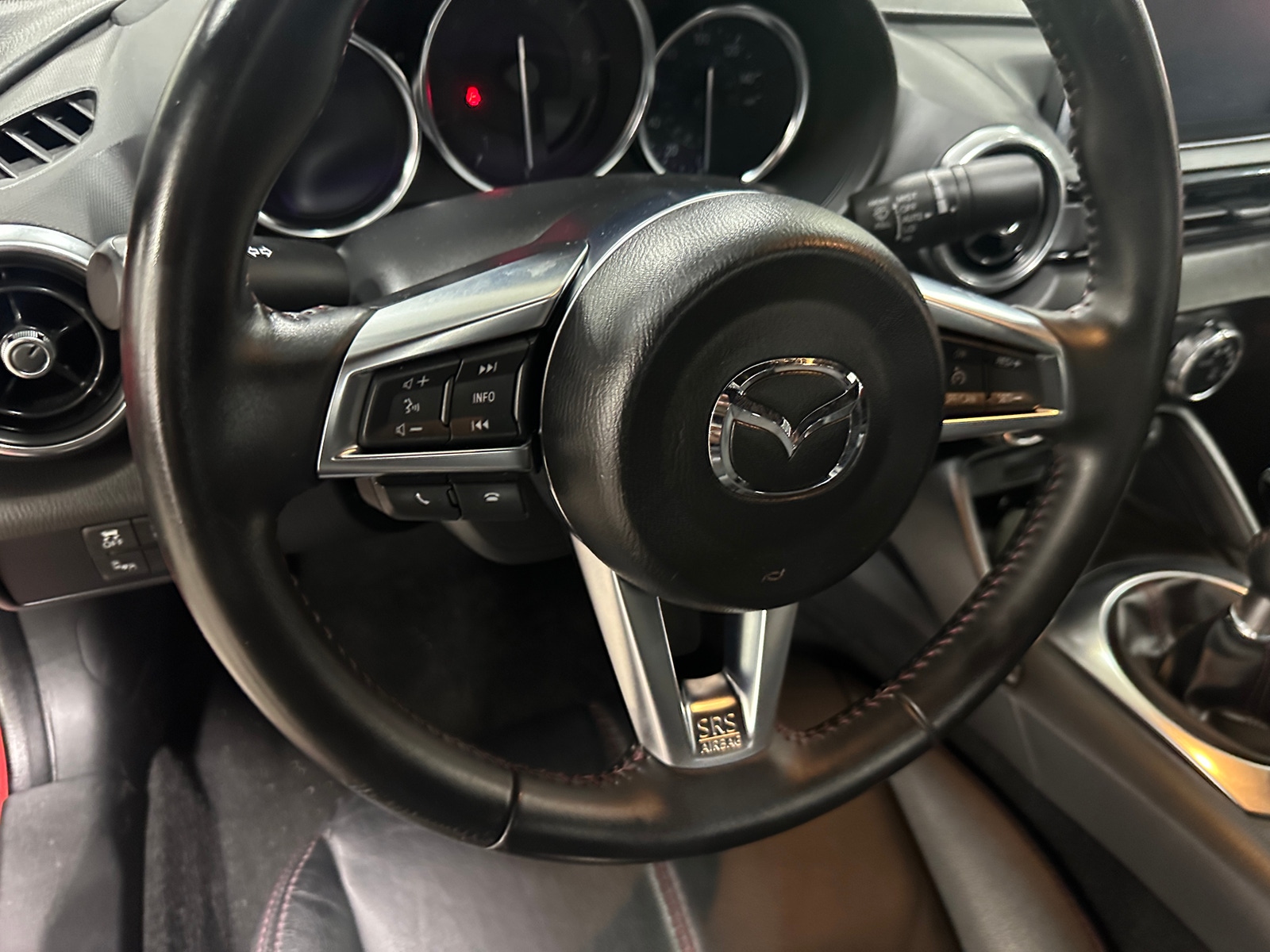 Thumbnail: 2016 Mazda MX-5 Miata - 4
