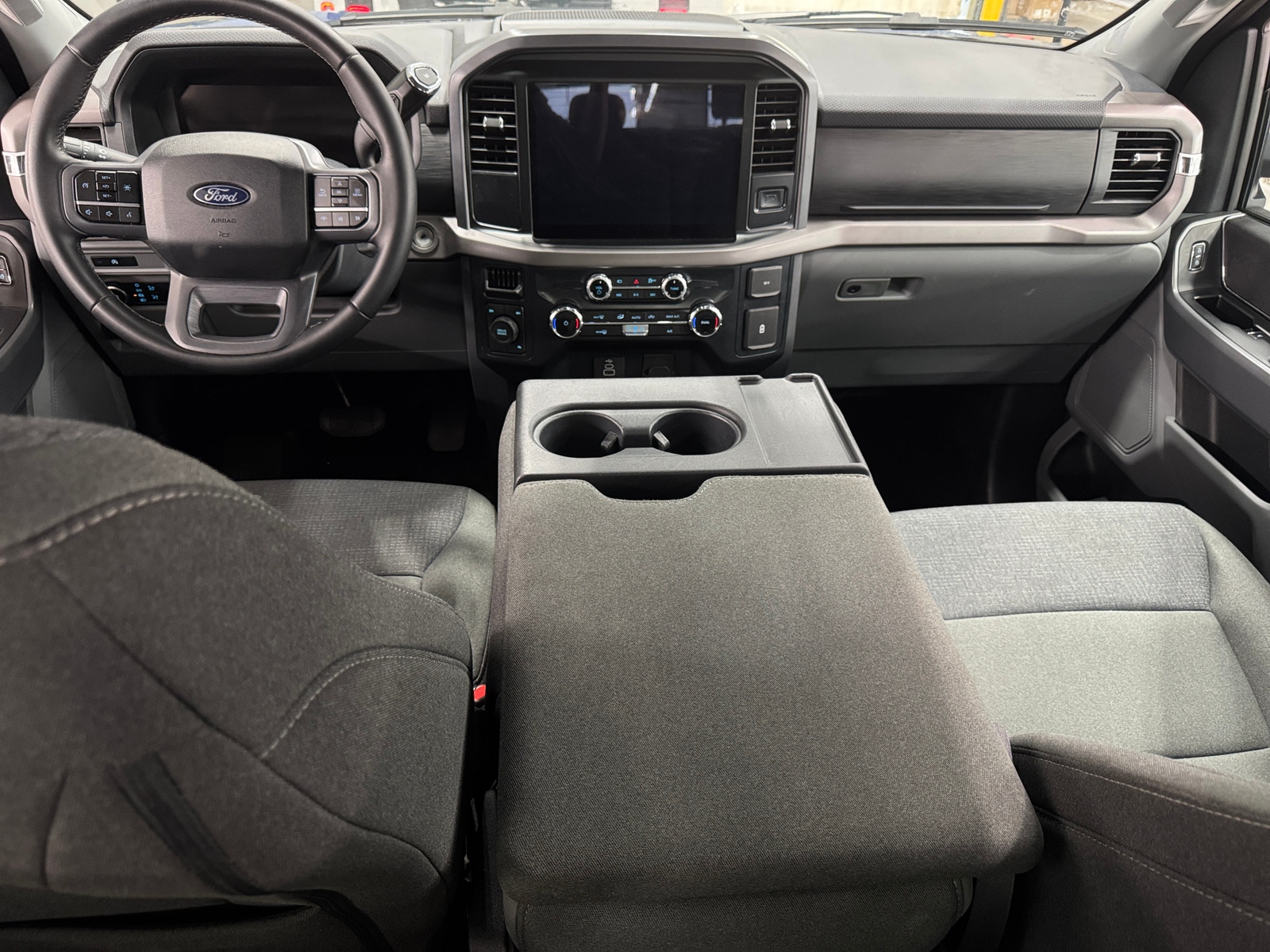 Thumbnail: 2025 Ford Econoline - 3