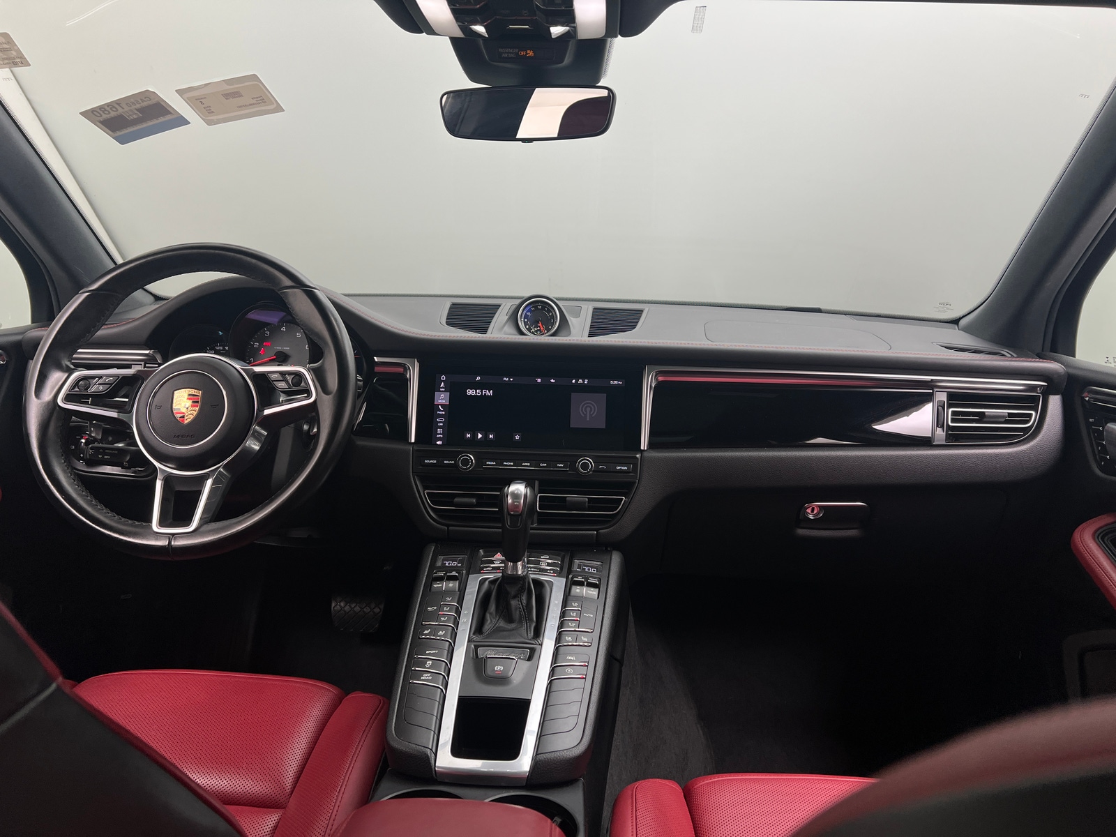 Thumbnail: 2020 Porsche Macan - 2