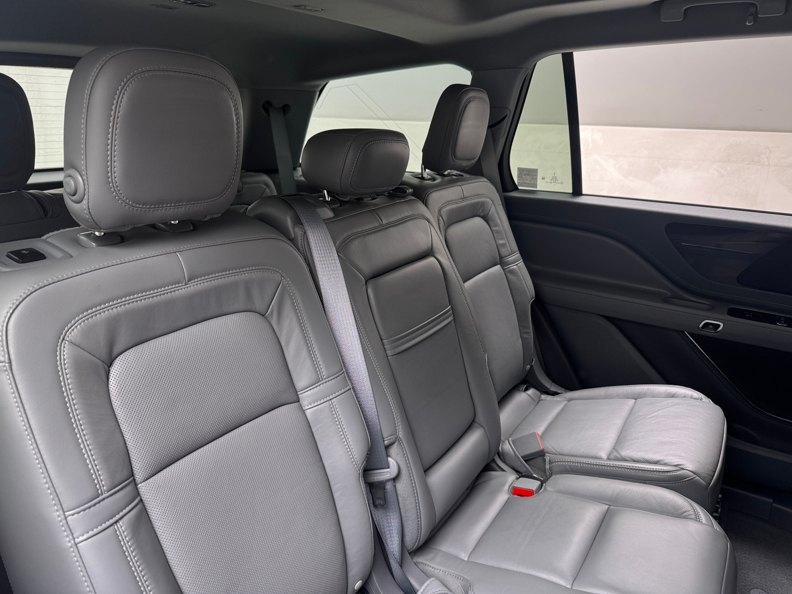 Thumbnail: 2020 Lincoln Aviator - 6