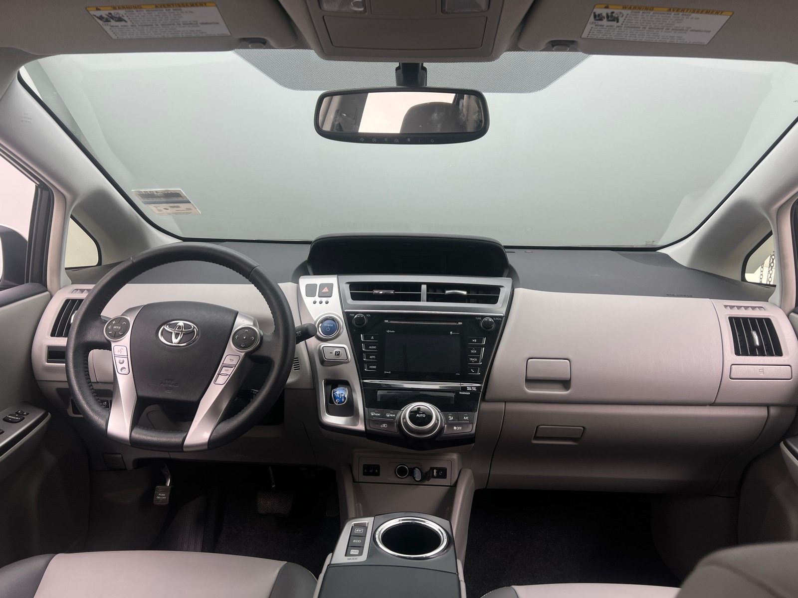 Thumbnail: 2017 Toyota Prius v - 2