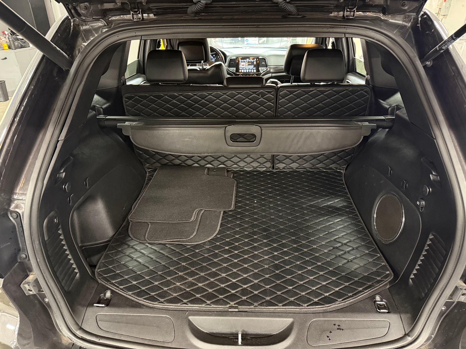 Thumbnail: 2021 Jeep Grand Cherokee - 7