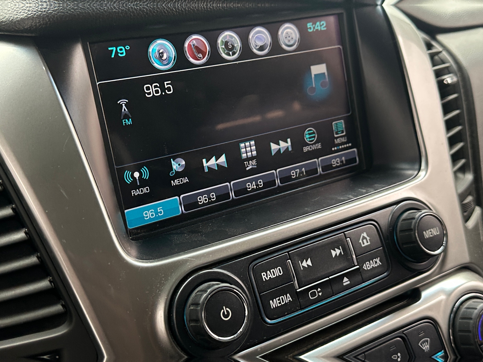 Thumbnail: 2016 Chevrolet Tahoe - 3