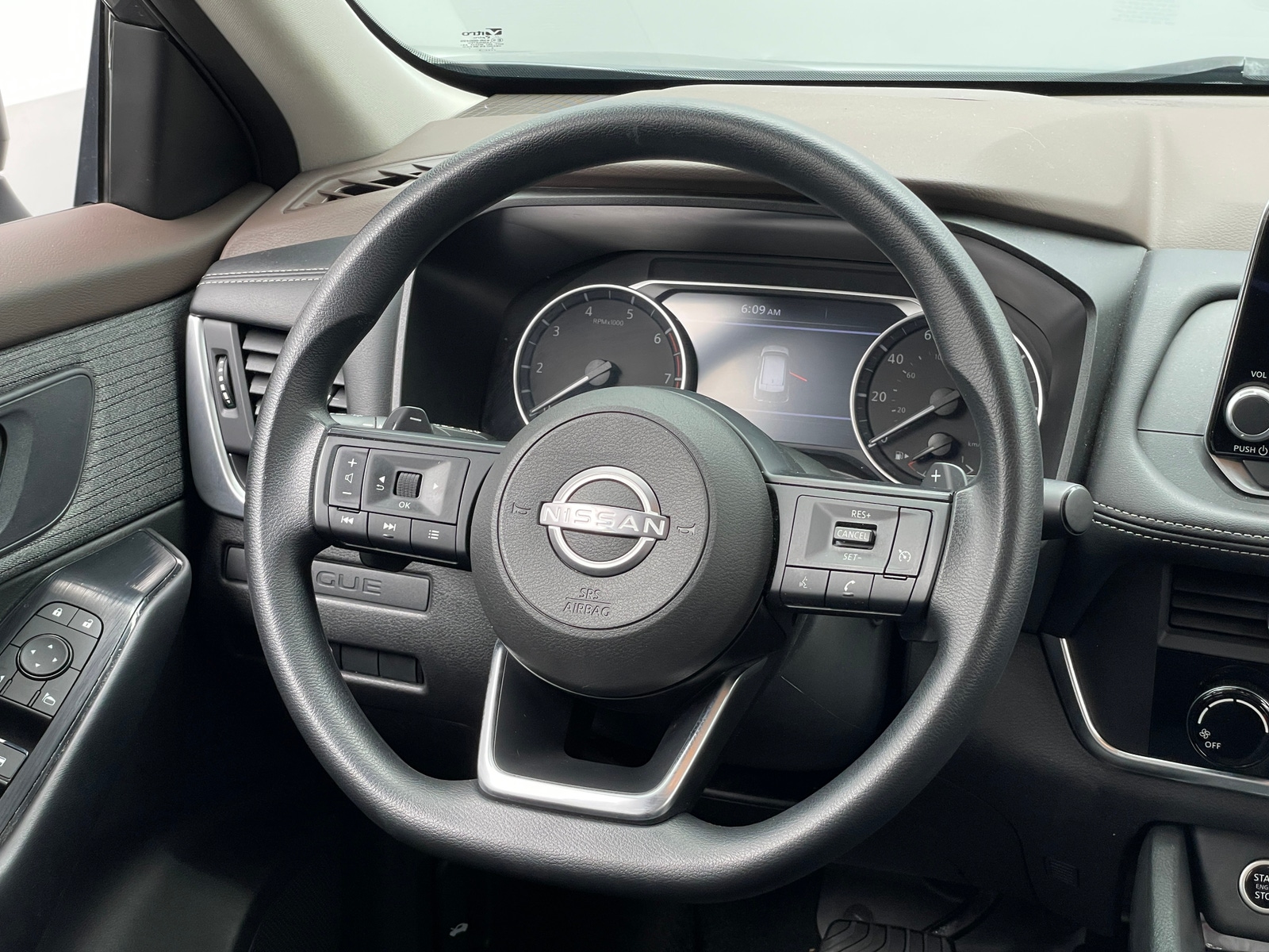 Thumbnail: 2023 Nissan Rogue - 5