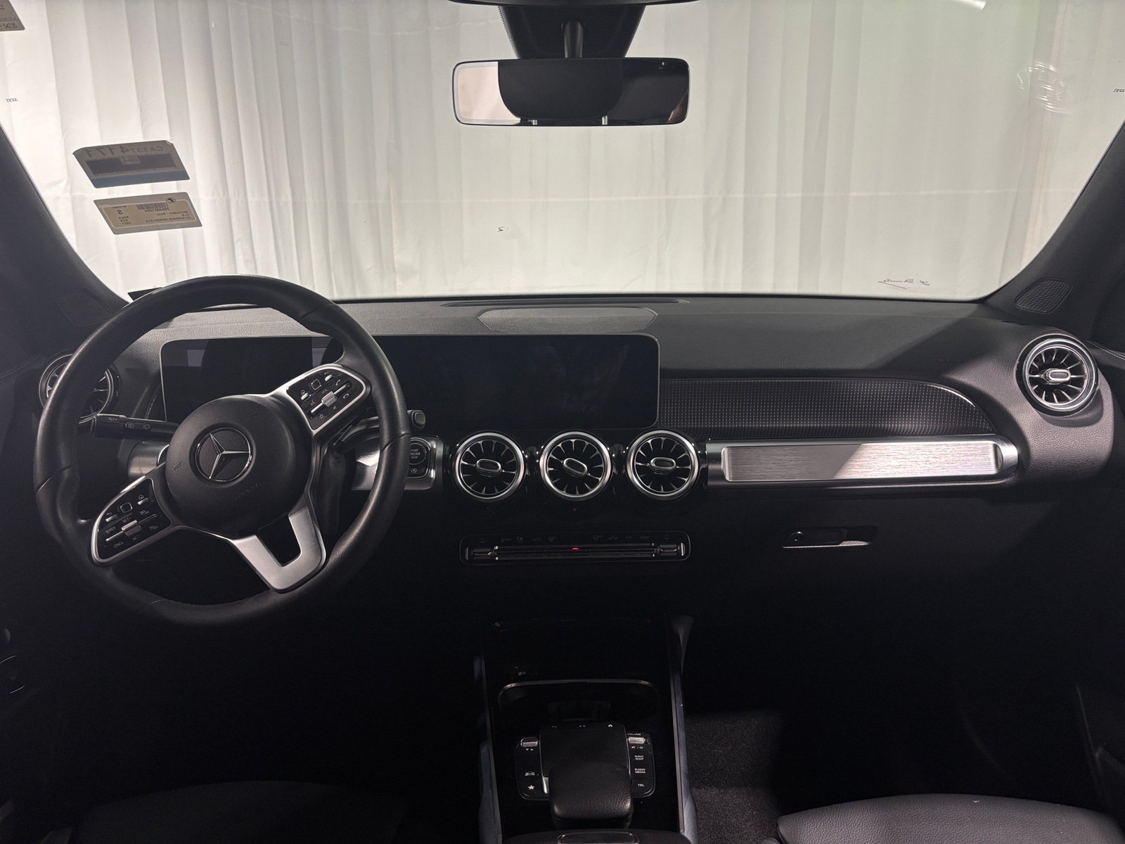 Thumbnail: 2021 Mercedes-Benz GLB - 2