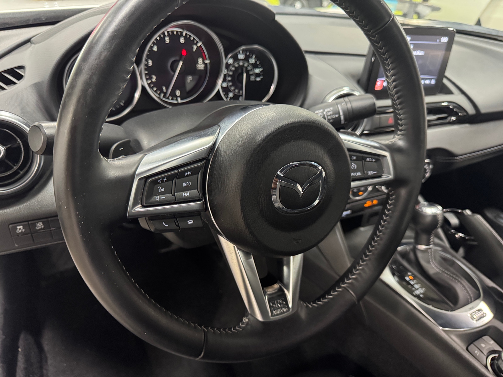 Thumbnail: 2023 Mazda MX-5 Miata - 4
