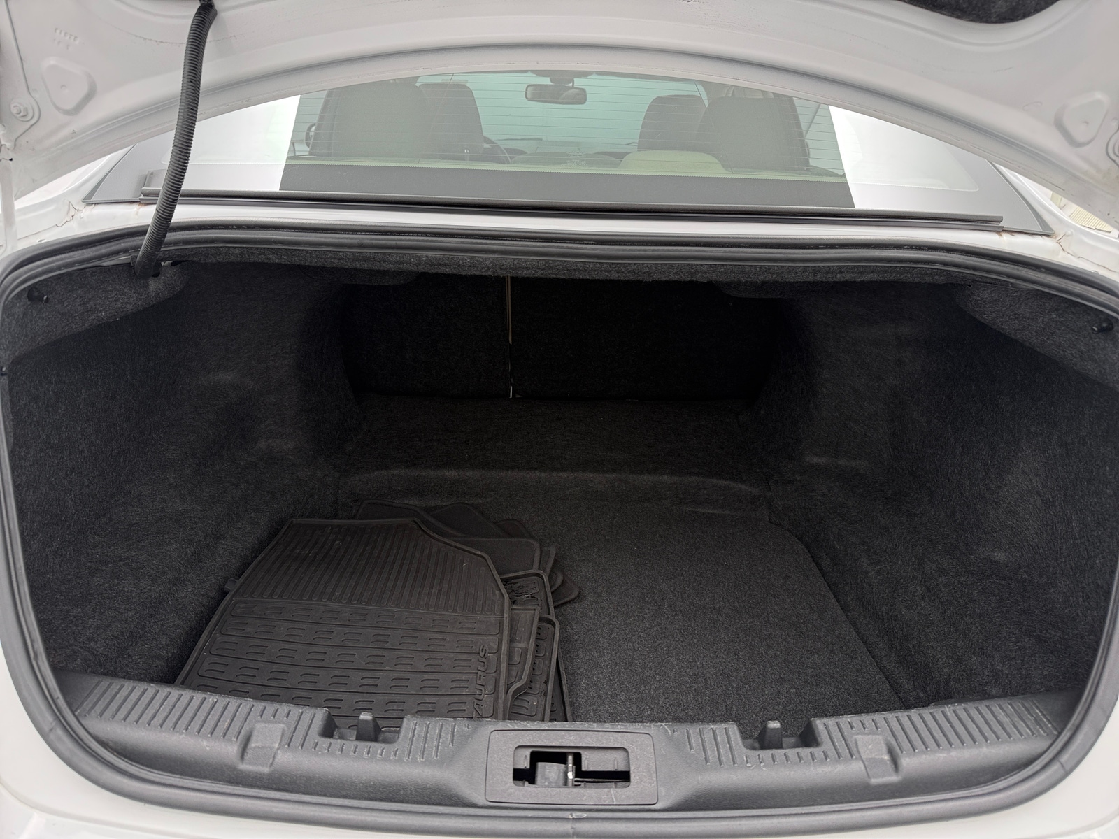 Thumbnail: 2014 Ford Taurus - 7