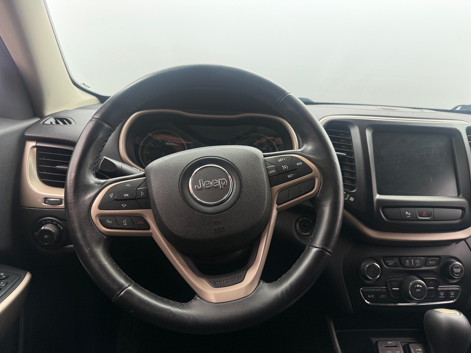 Thumbnail: 2017 Jeep Cherokee - 5