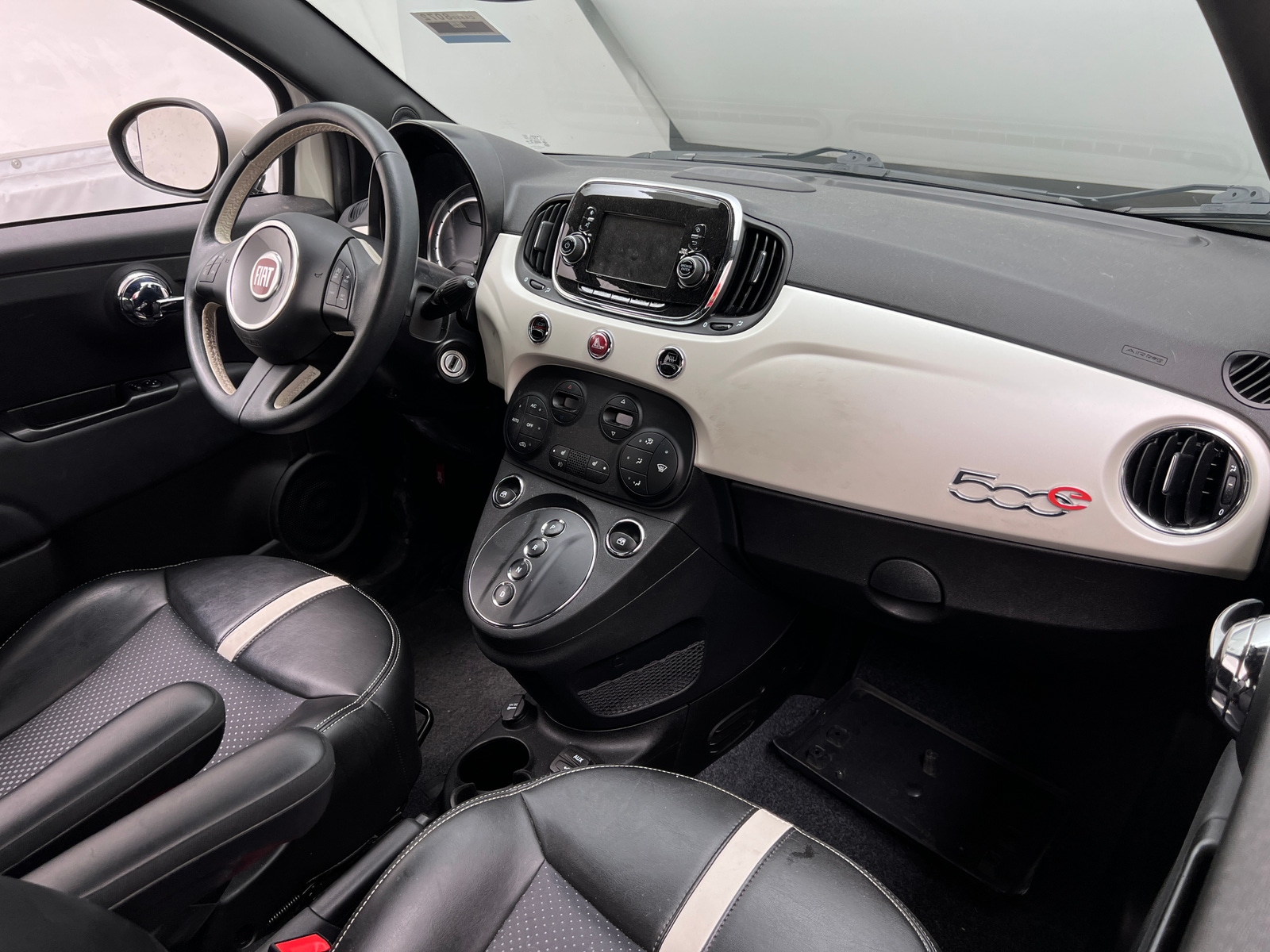 Thumbnail: 2019 Fiat 500e - 2