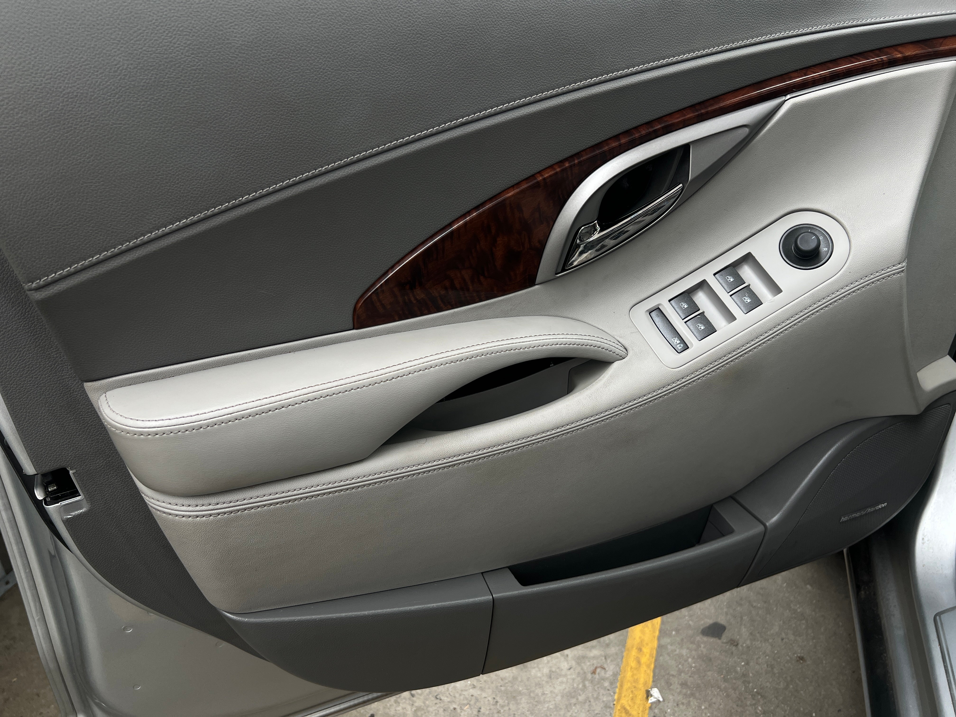 Used 2010 Buick LaCrosse CXS with VIN 1G4GE5GV2AF151415 for sale in Auburn, WA