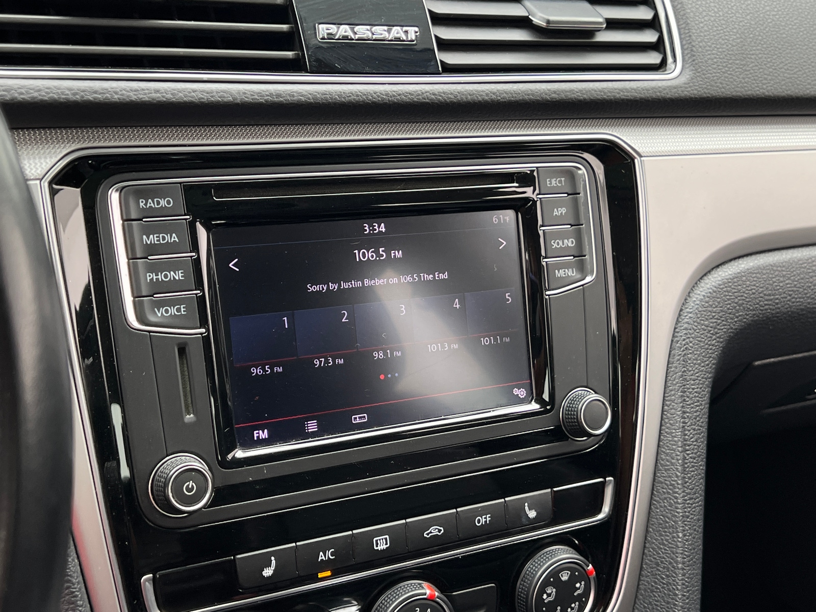 Thumbnail: 2019 Volkswagen Passat - 3