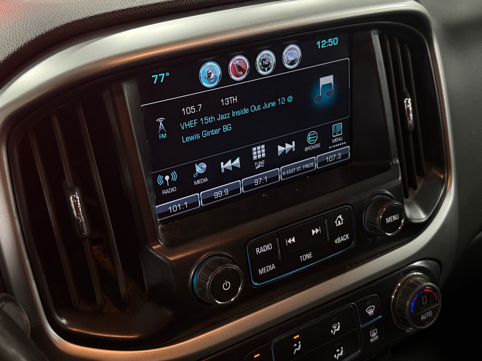 Thumbnail: 2016 Chevrolet Colorado - 3