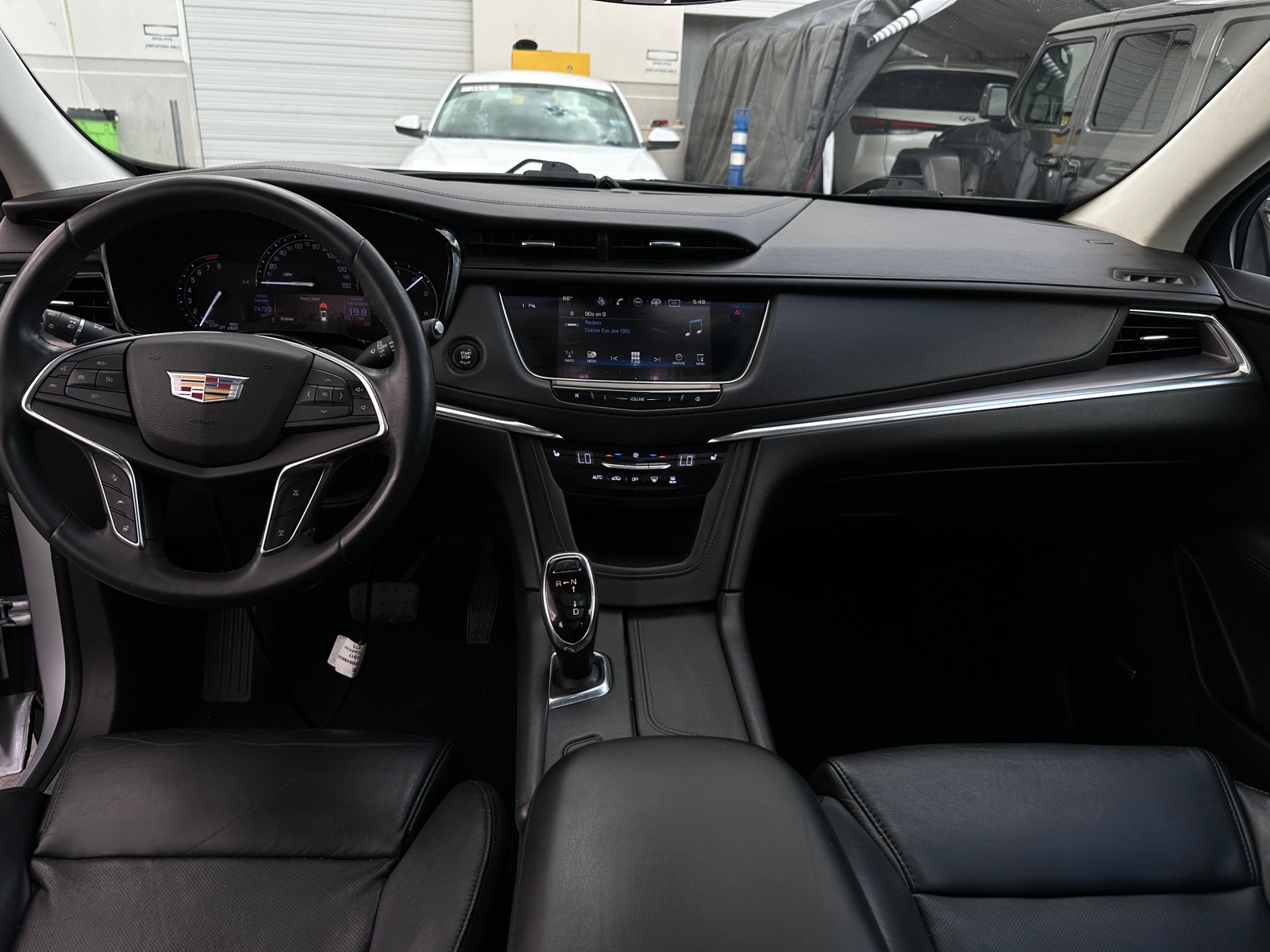 Thumbnail: 2017 Cadillac XT5 - 2