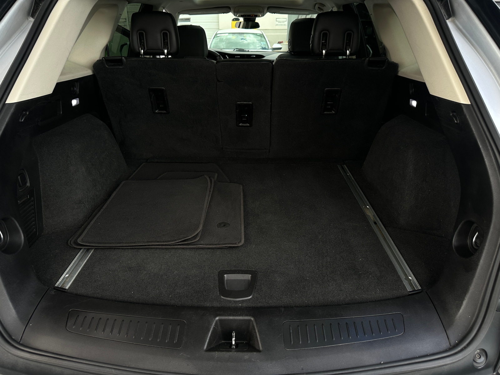Thumbnail: 2017 Cadillac XT5 - 6