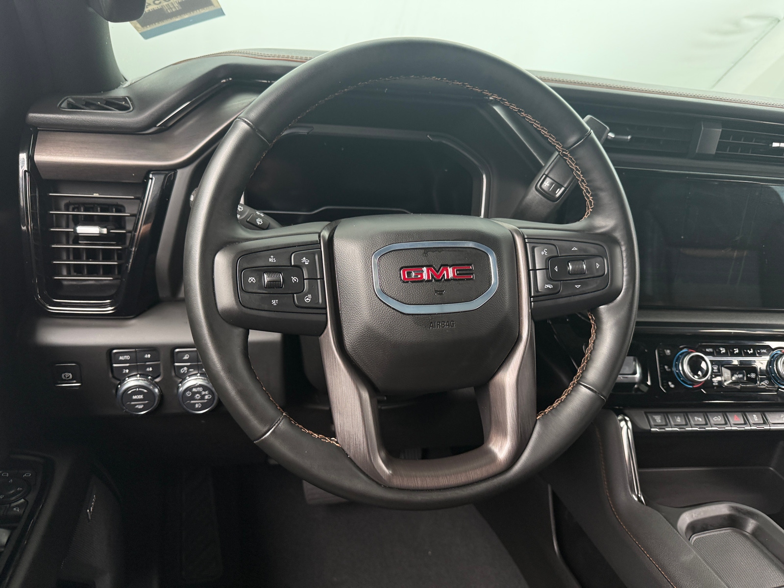 Thumbnail: 2025 GMC Sierra 2500 - 4