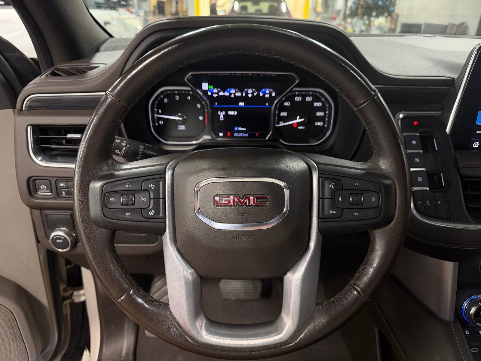 Thumbnail: 2021 GMC Yukon XL - 4
