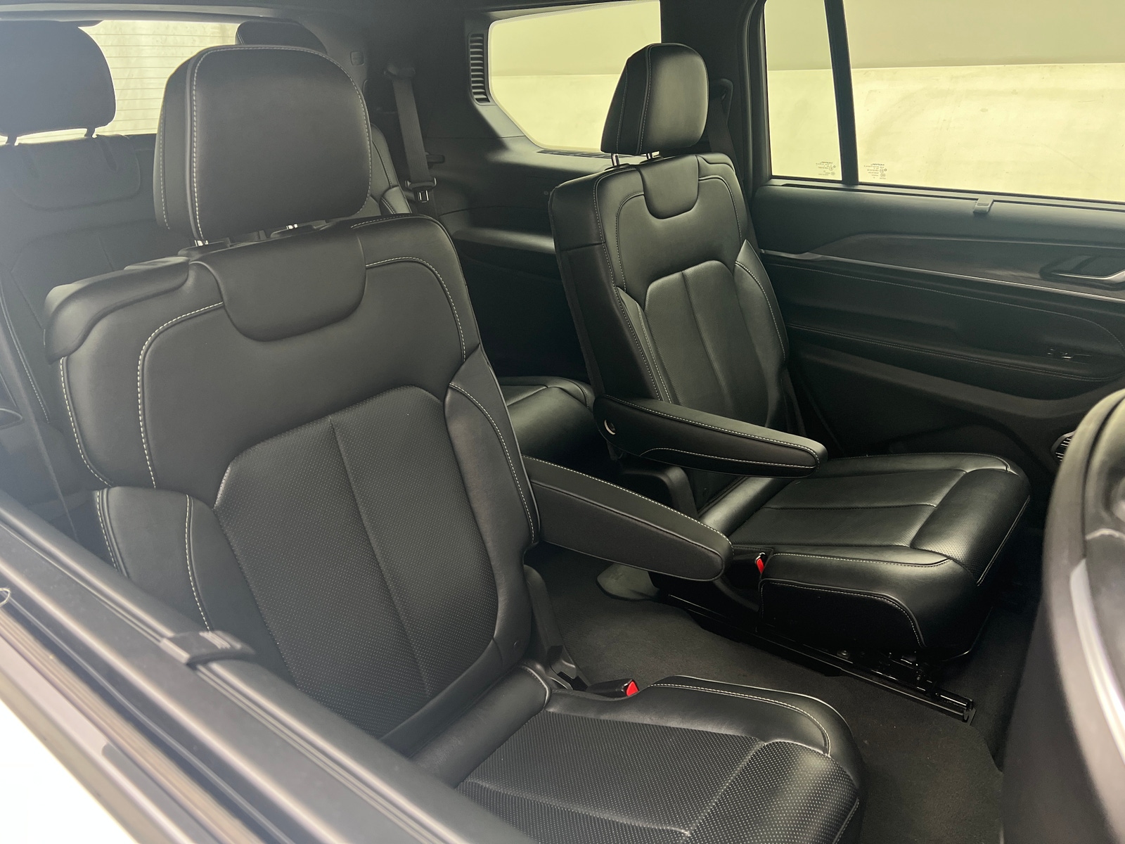 Thumbnail: 2022 Jeep Grand Cherokee L - 5
