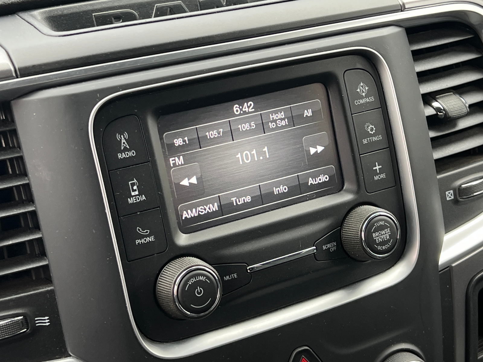 Thumbnail: 2024 RAM 1500 Classic - 4